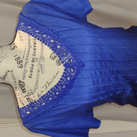 Top - Picture 3 of 3